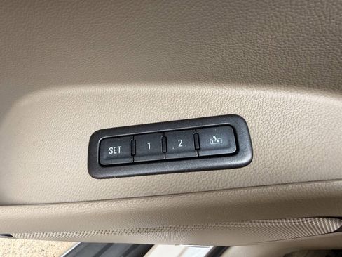 Used 2016 Chevrolet Suburban LTZ AWD/4WD image 32