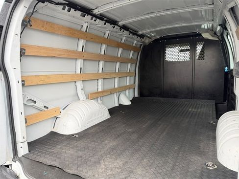Used 2024 GMC Savana 2500 Work Van w/ Driver Convenience Package image 28