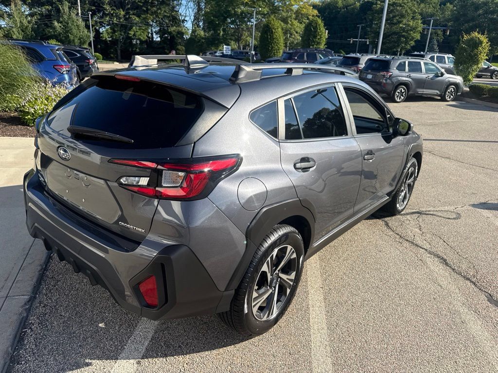 Used 2024 Subaru Crosstrek 2.0i Premium AWD/4WD image 2