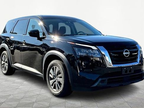 Used 2024 Nissan Pathfinder S image 1