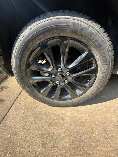 Used 2018 Jeep Grand Cherokee Altitude AWD/4WD image 3