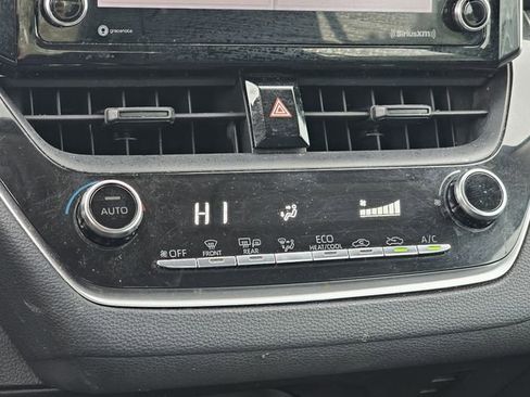 Used 2021 Toyota Corolla LE image 18