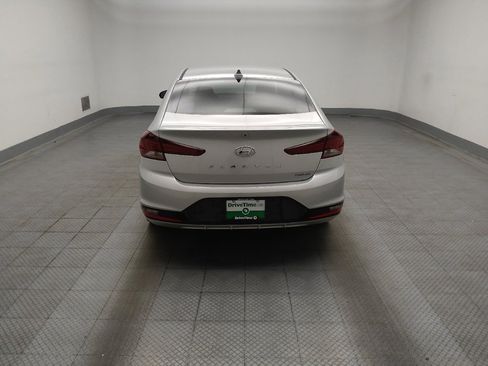 Used 2020 Hyundai Elantra Limited FWD image 6