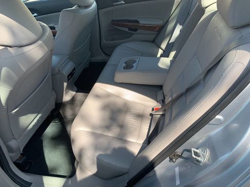 Used 2011 Honda Accord EX-L image 12