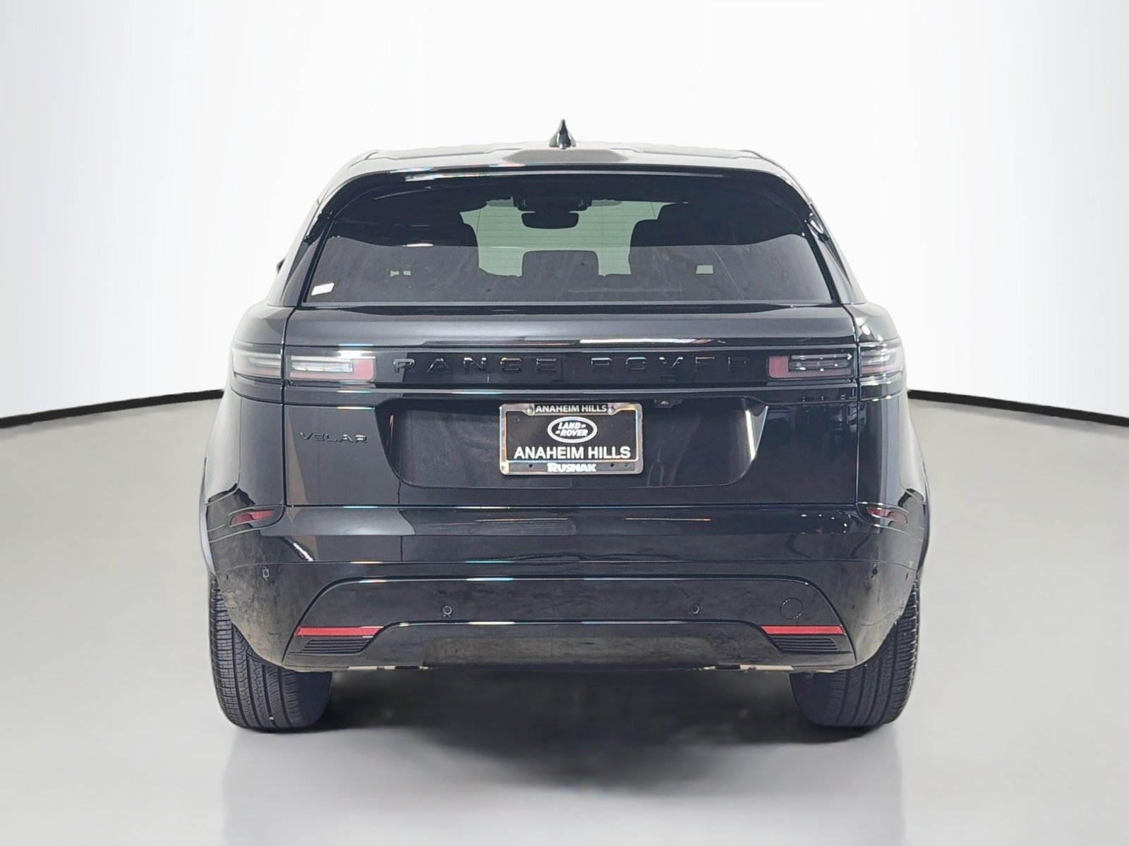 Certified 2026 Land Rover Range Rover Velar Dynamic SE AWD/4WD image 4