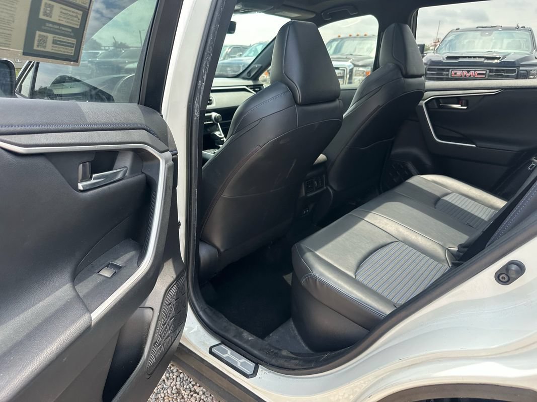 Used 2020 Toyota RAV4 XSE AWD/4WD image 30