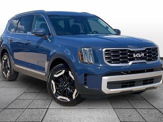 Used 2025 Kia Telluride S FWD video 2