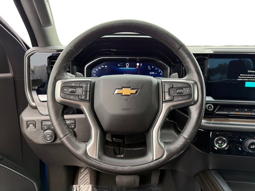 Used 2022 Chevrolet Silverado 1500 LT AWD/4WD image 12