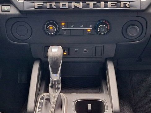 Used 2025 Nissan Frontier SV RWD image 20