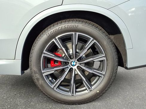 New 2026 BMW X5 xDrive40i w/ M Sport Package AWD/4WD image 8