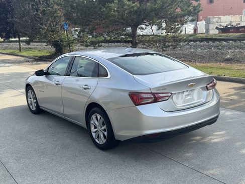 Used 2021 Chevrolet Malibu LT FWD image 4