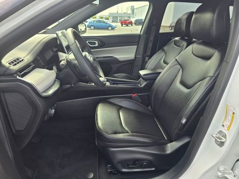 Used 2024 Jeep Compass Limited image 24