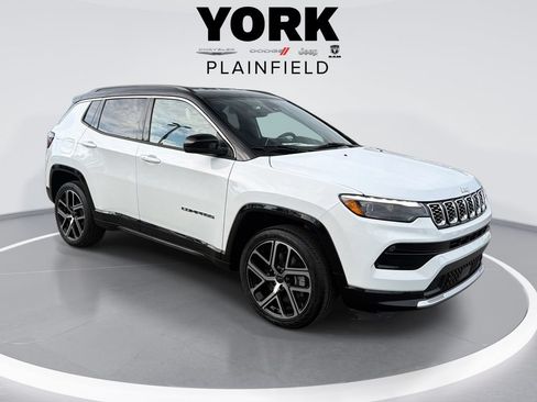 Used 2025 Jeep Compass Limited w/ Elite Group AWD/4WD image 3
