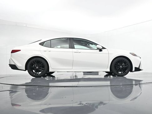 Used 2025 Toyota Camry SE w/ Convenience Package FWD image 38