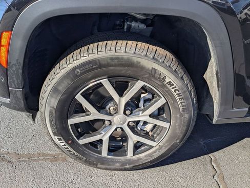 Used 2024 Jeep Grand Cherokee L Limited w/ Luxury Tech Group II image 36