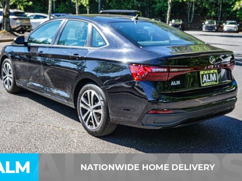 Used 2025 Volkswagen Jetta Sport FWD image 5