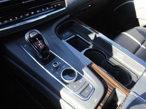 Used 2023 Cadillac Escalade Premium Luxury image 41