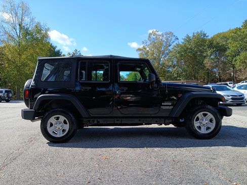 Used 2015 Jeep Wrangler Unlimited Sport image 5
