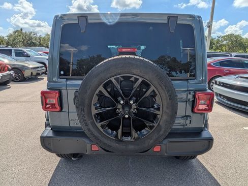 Used 2025 Jeep Wrangler Unlimited Sahara w/ Safety Group AWD/4WD image 7