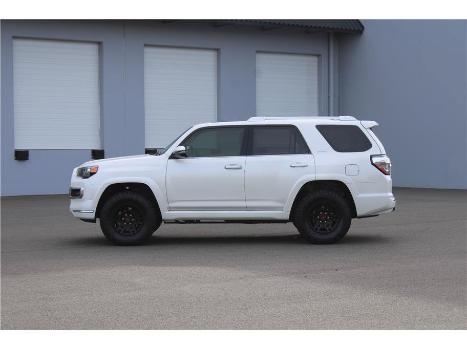 Used 2016 Toyota 4Runner Limited AWD/4WD image 2