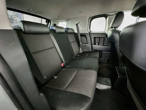 Used 2010 Toyota FJ Cruiser 4WD image 24