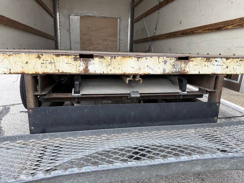 Used 2015 Ford E-450 and Econoline 450 Super Duty RWD image 11
