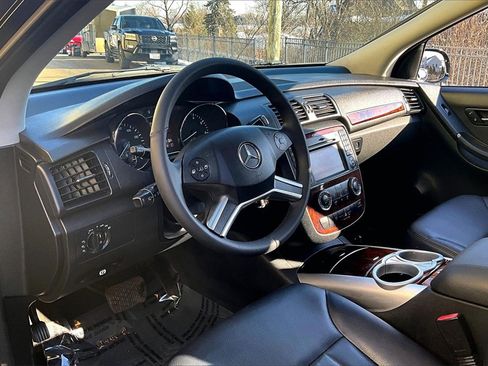 Used 2010 Mercedes-Benz R 350 4MATIC image 16