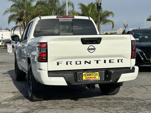 New 2026 Nissan Frontier SV image 3
