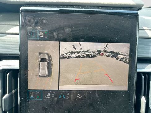 Used 2025 GMC Acadia Elevation w/ Elevation Premium Package FWD image 16