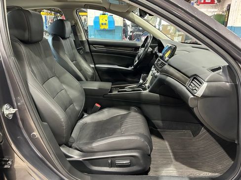 Used 2020 Honda Accord EX-L image 39