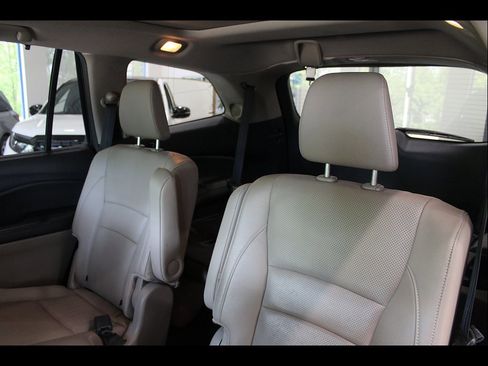 Used 2016 Honda Pilot Elite image 17