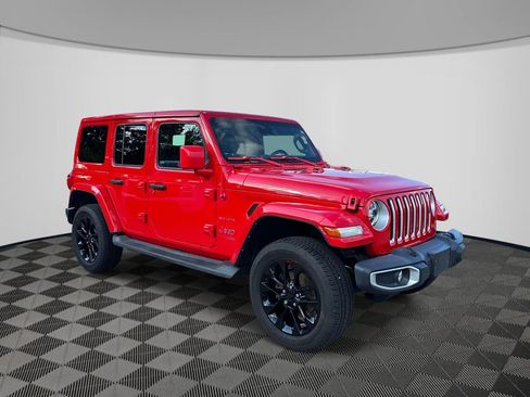 Used 2021 Jeep Wrangler Unlimited Sahara w/ Cold Weather Group AWD/4WD image 9