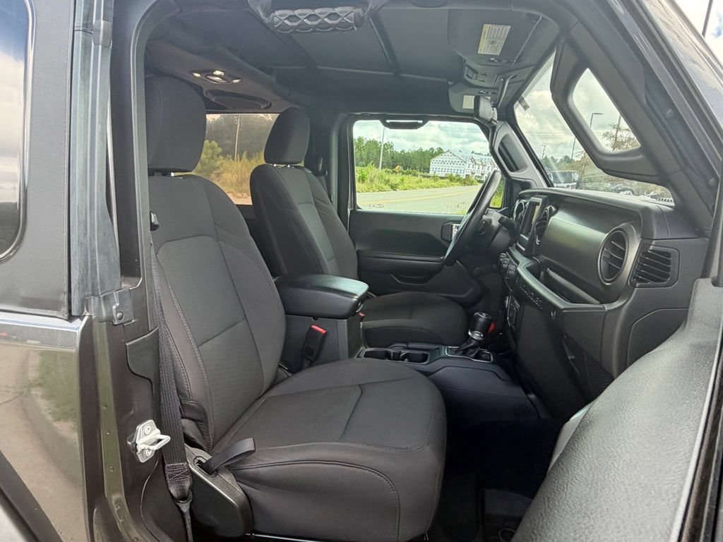 Used 2022 Jeep Wrangler Sport AWD/4WD image 37