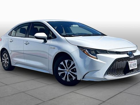 Used 2021 Toyota Corolla LE FWD image 2