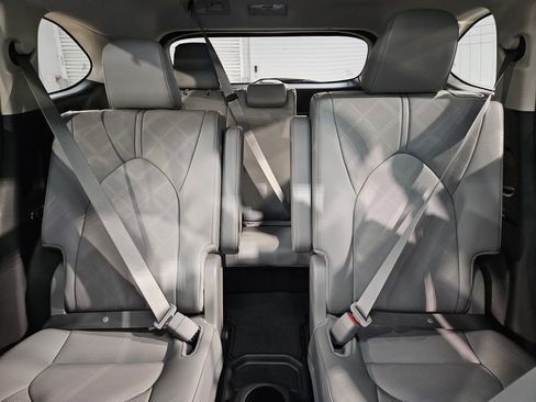New 2026 Toyota Highlander Platinum AWD/4WD image 10