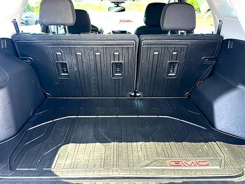 Used 2022 GMC Terrain SLE w/ Driver Convenience Package FWD image 21