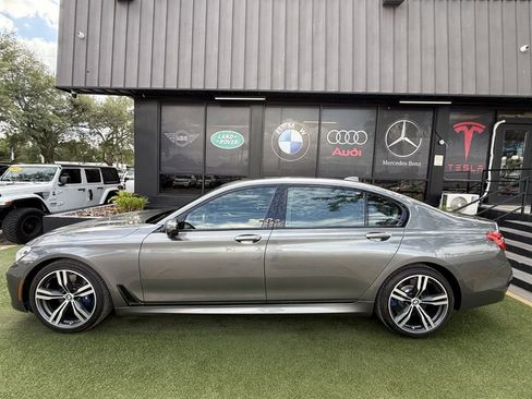 Used 2019 BMW 750i w/ Executive Package RWD image 7
