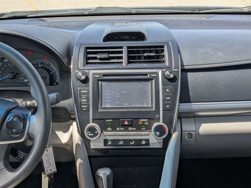 Used 2013 Toyota Camry LE FWD image 15