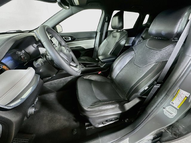 Used 2023 Jeep Compass Limited AWD/4WD image 27