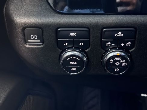 Certified 2024 GMC Sierra 1500 Elevation image 23