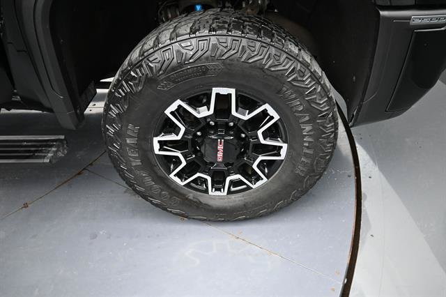 Used 2024 GMC Sierra 2500 AT4X AWD/4WD image 28