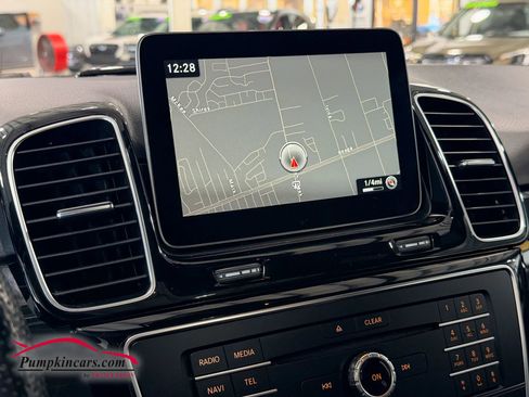 Used 2018 Mercedes-Benz GLE 350 GLE 350 4MATIC Sport Utility 4 w/ Premium 1 Package image 28