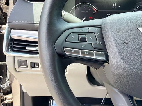 Used 2023 Cadillac XT4 Luxury w/ Cold Weather Package FWD image 35