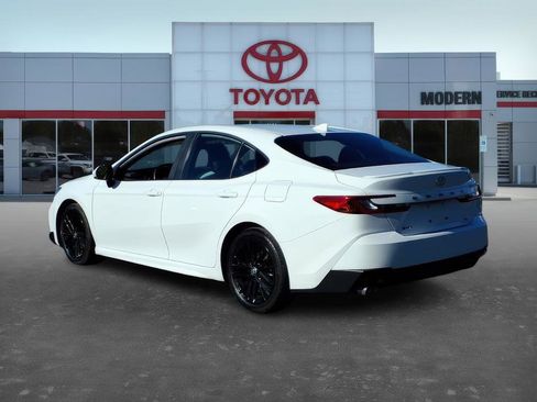 Certified 2025 Toyota Camry SE image 4