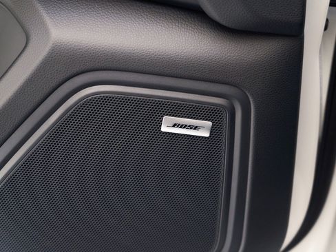 Certified 2026 Porsche Macan AWD/4WD image 23