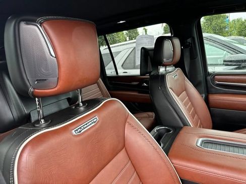 Used 2023 GMC Yukon XL Denali Ultimate AWD/4WD image 14