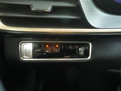 Used 2024 Buick Envision Avenir AWD/4WD image 12