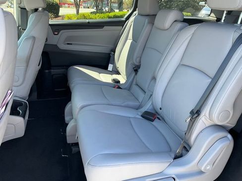 Used 2023 Honda Odyssey EX-L image 17
