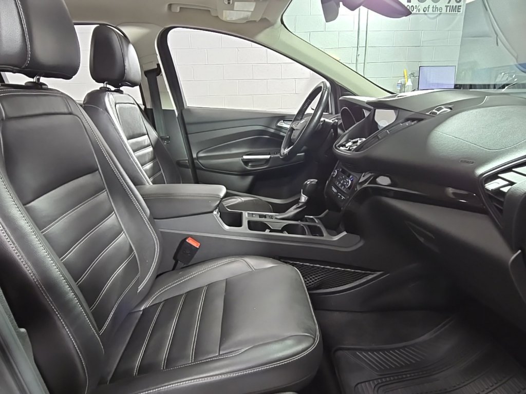 Used 2017 Ford Escape Titanium AWD/4WD image 33