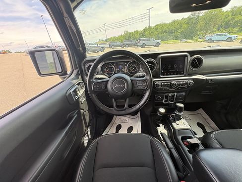 Used 2023 Jeep Gladiator Sport AWD/4WD image 22